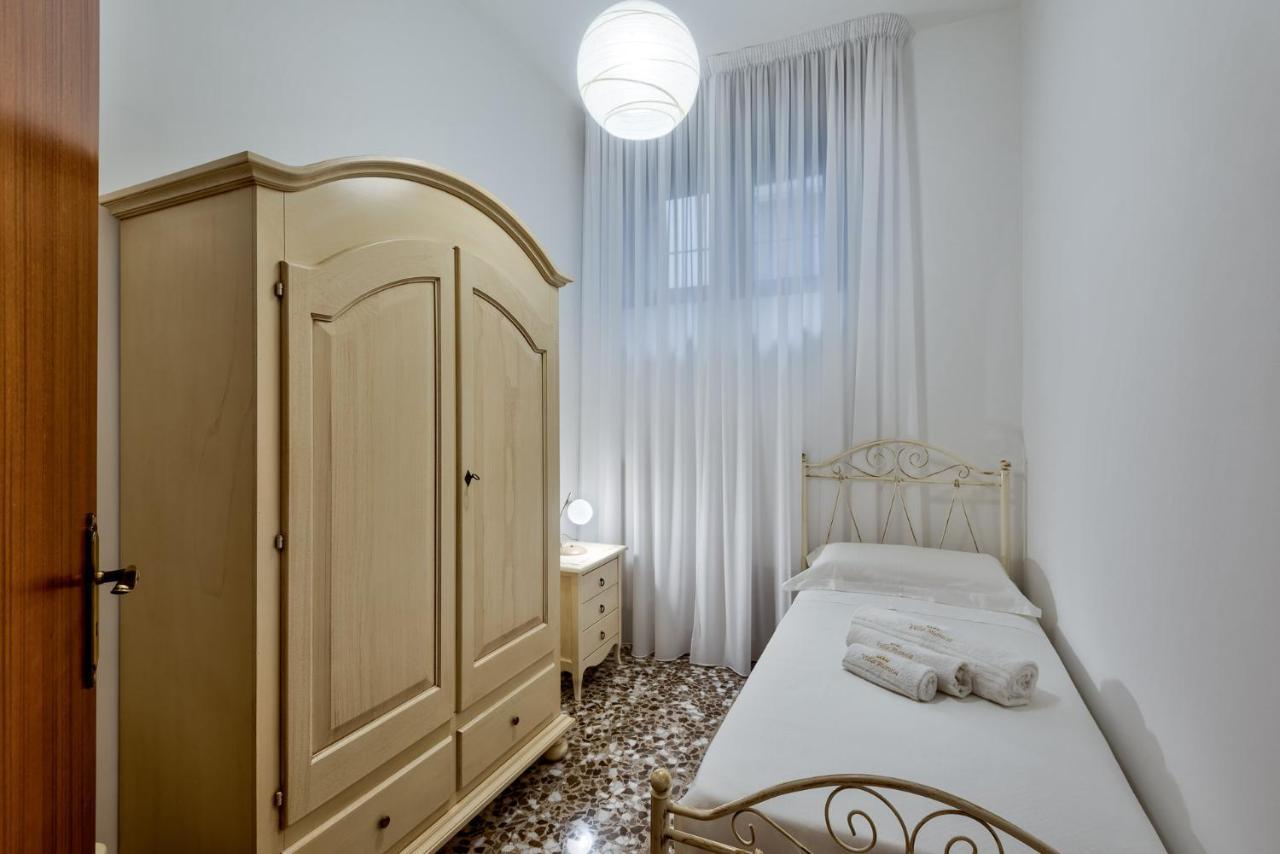 Casa Vacanza Binario 35 Ceglie Messapica Buitenkant foto
